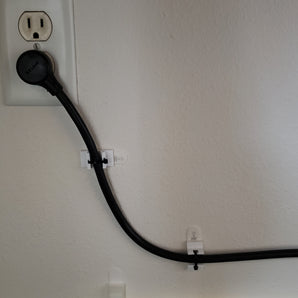 Command Strip Zip-Tie Holder til Strømkabel
