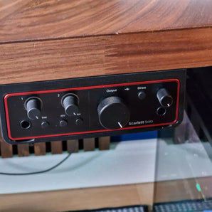 Under-skrivebordsbeslag til Focusrite Scarlett Solo 4. Gen