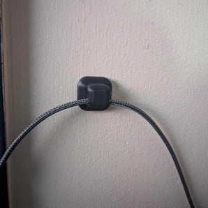 Diskret Kabelholder til Overflademontering