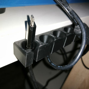 USB-kabelholder til organisering af kabler