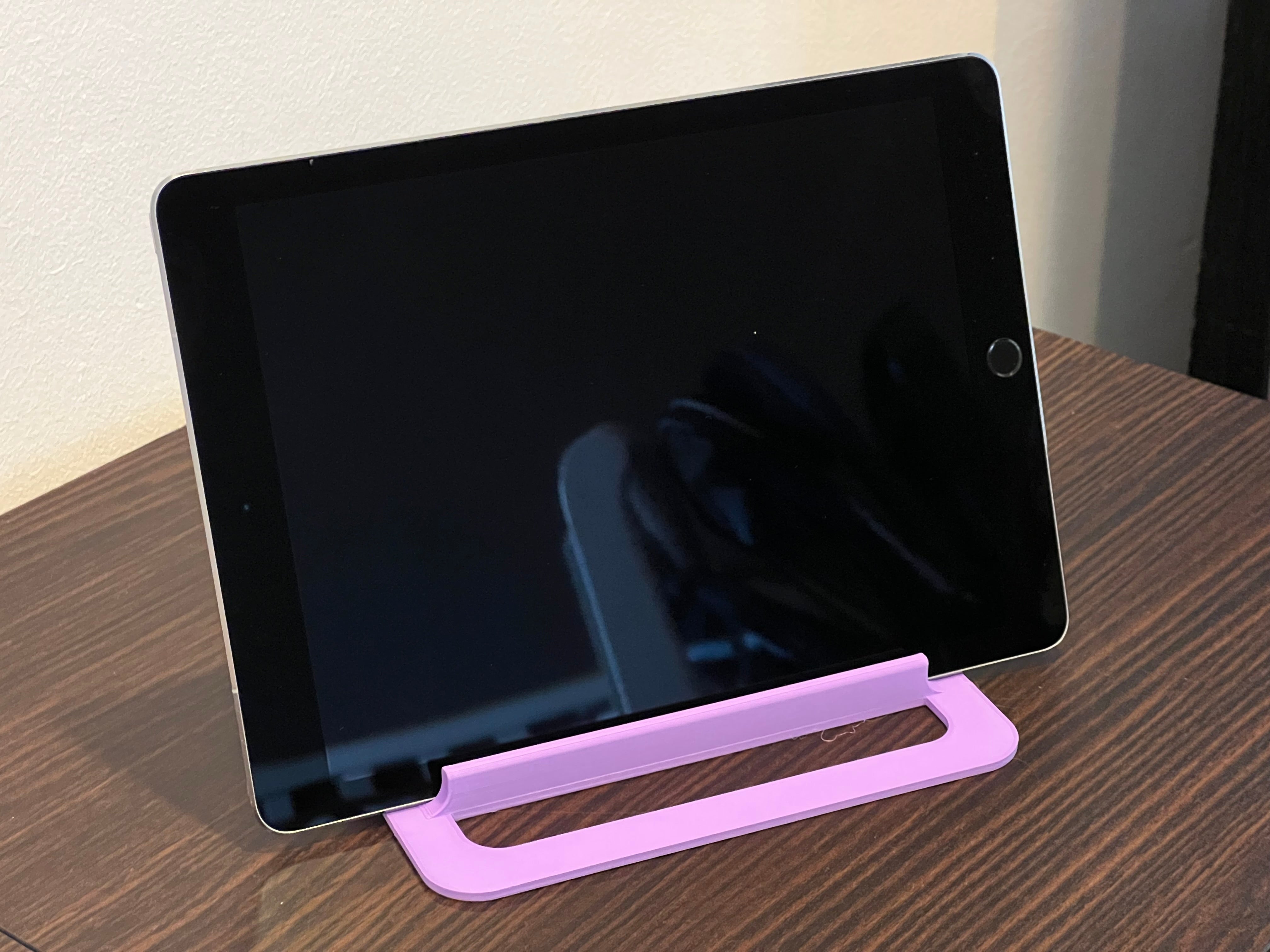 Oversized iPad Stand i Polymer PolyTerra Lilla