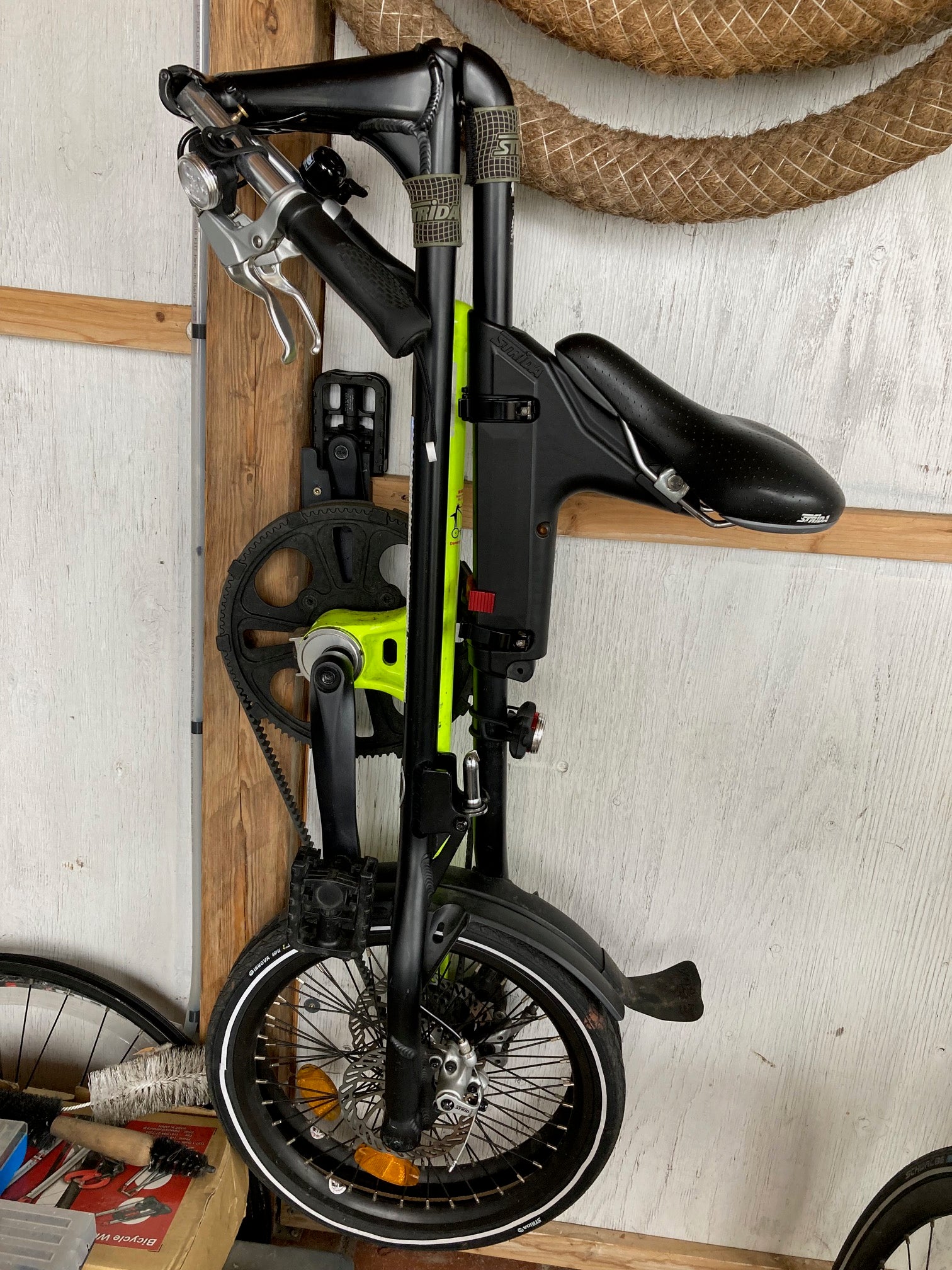 Strida Foldecykel Vægbeslag - Optimer Din Opbevaring