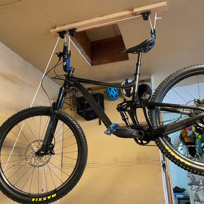 Smart cykelopbevaring med pulley system - Pladsbesparende løsning