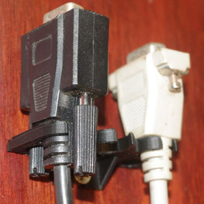 Parametrisk DB9 Kabelholder