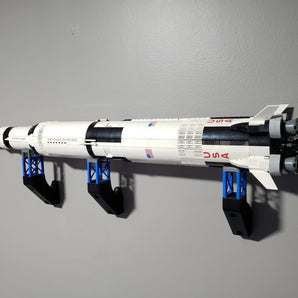 Vægmonteret holder til Lego Saturn V-model