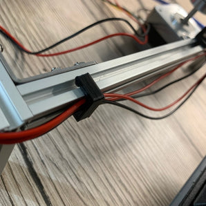Makerbeam Klemme til Kabler