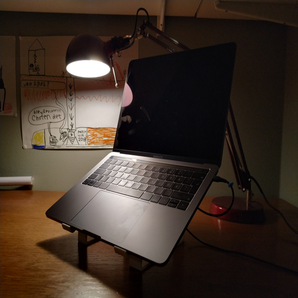 Hævet Stander til MacBook Pro 13"