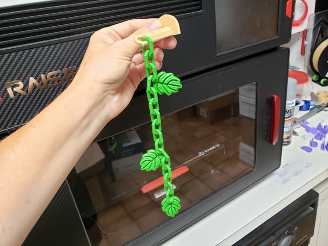 Fuglelegetøj: Twist-in Kæde med Vinstokke