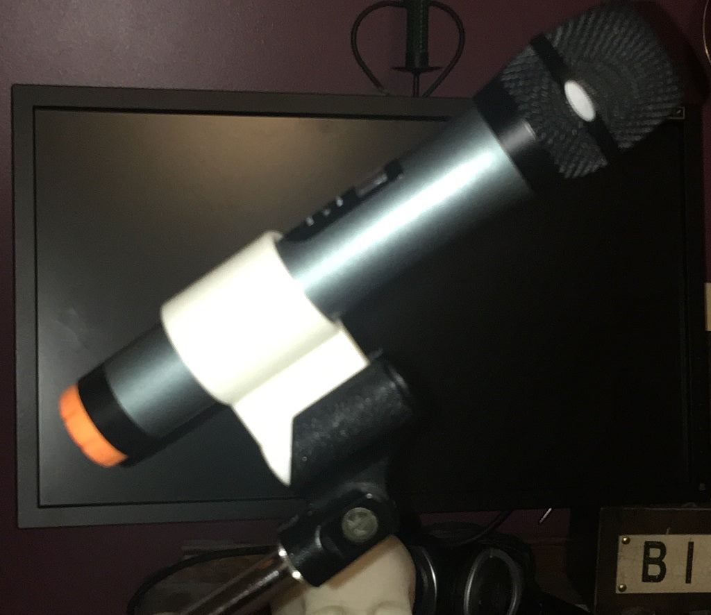 Adapter til mikrofonstand til større trådløse mikrofoner