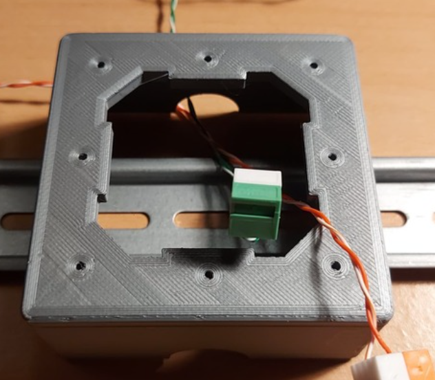 Loxone Touch Tree DIN-adapter