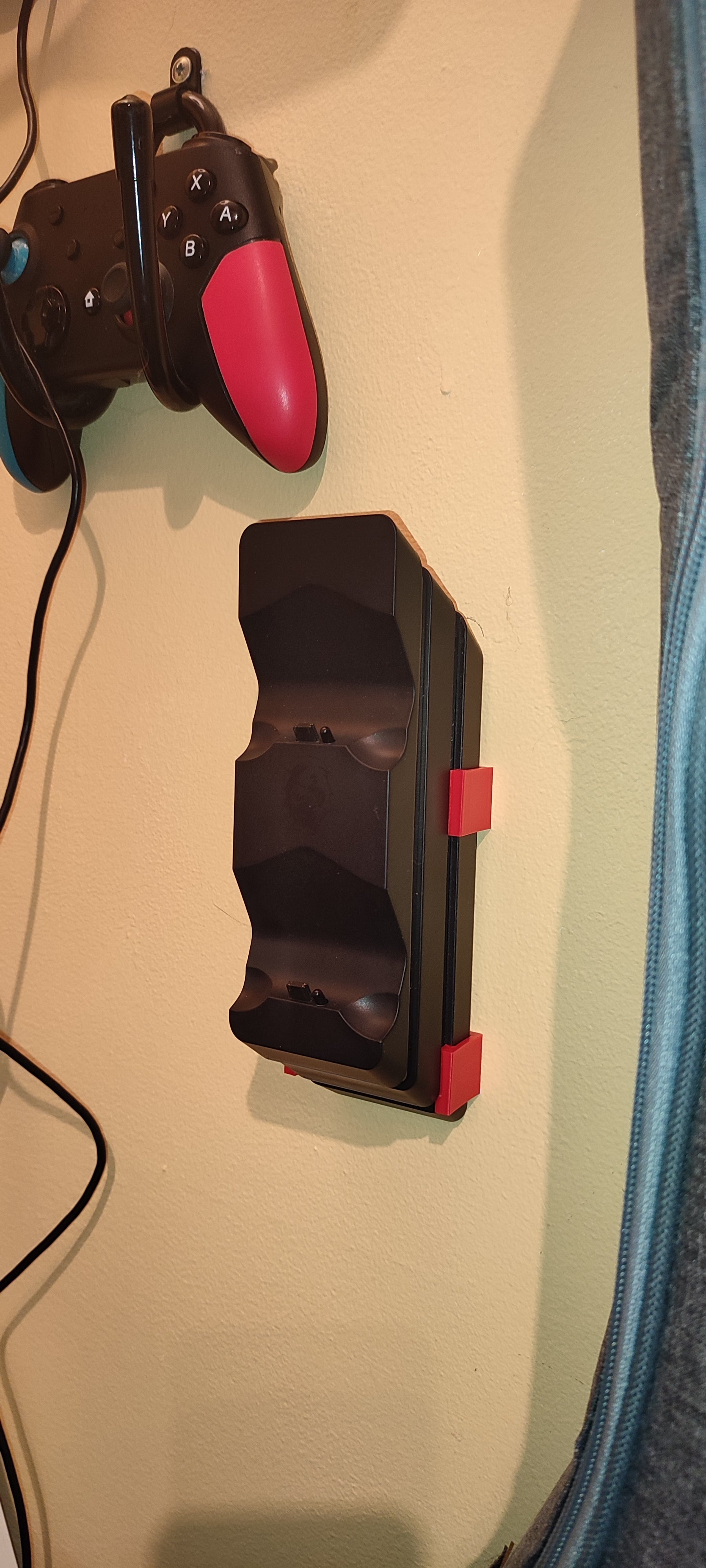 Vægbeslag til Lidl Silvercrest PS4 Controller Ladestation