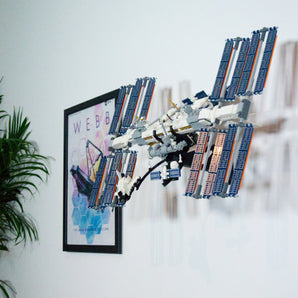 Vægbeslag til NASA ISS Space Station 21321