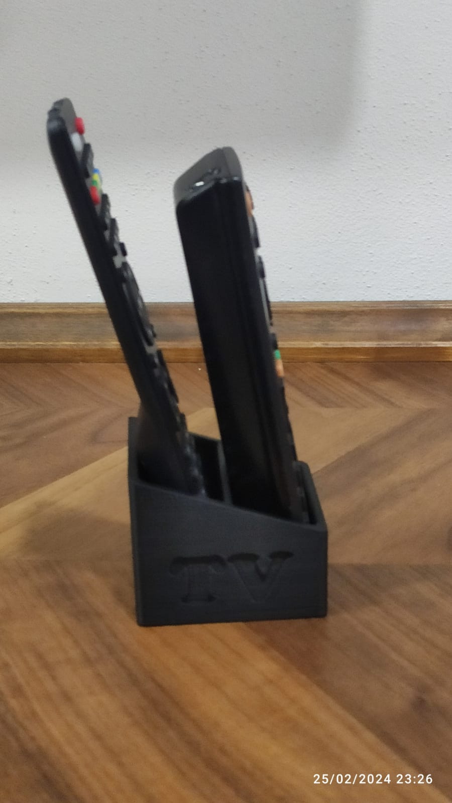 Praktisk TV Fjernbetjeningsholder