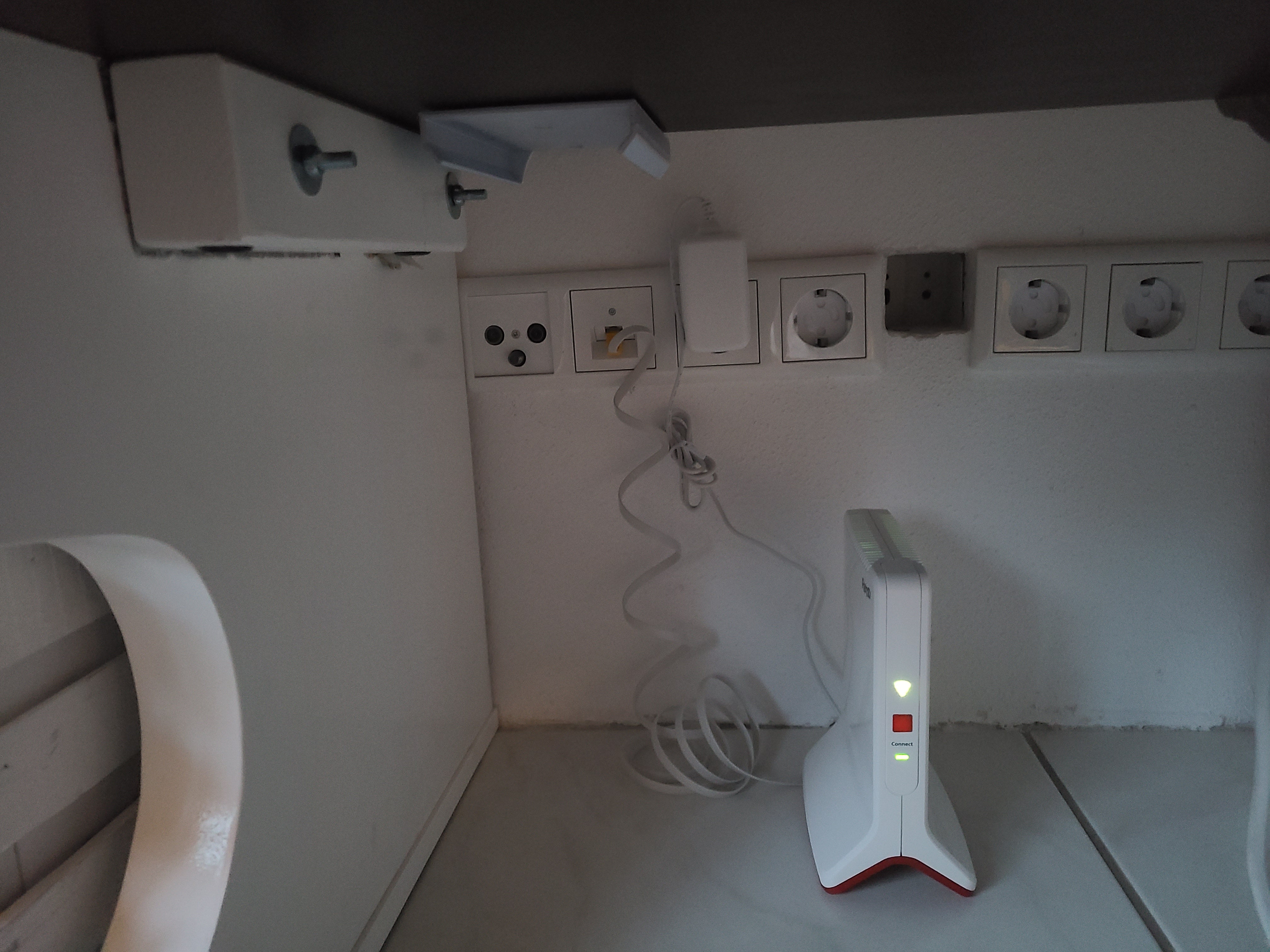 Monteringsbeslag til AVM FRITZ! WLAN Mesh Repeater 3000 og 6000