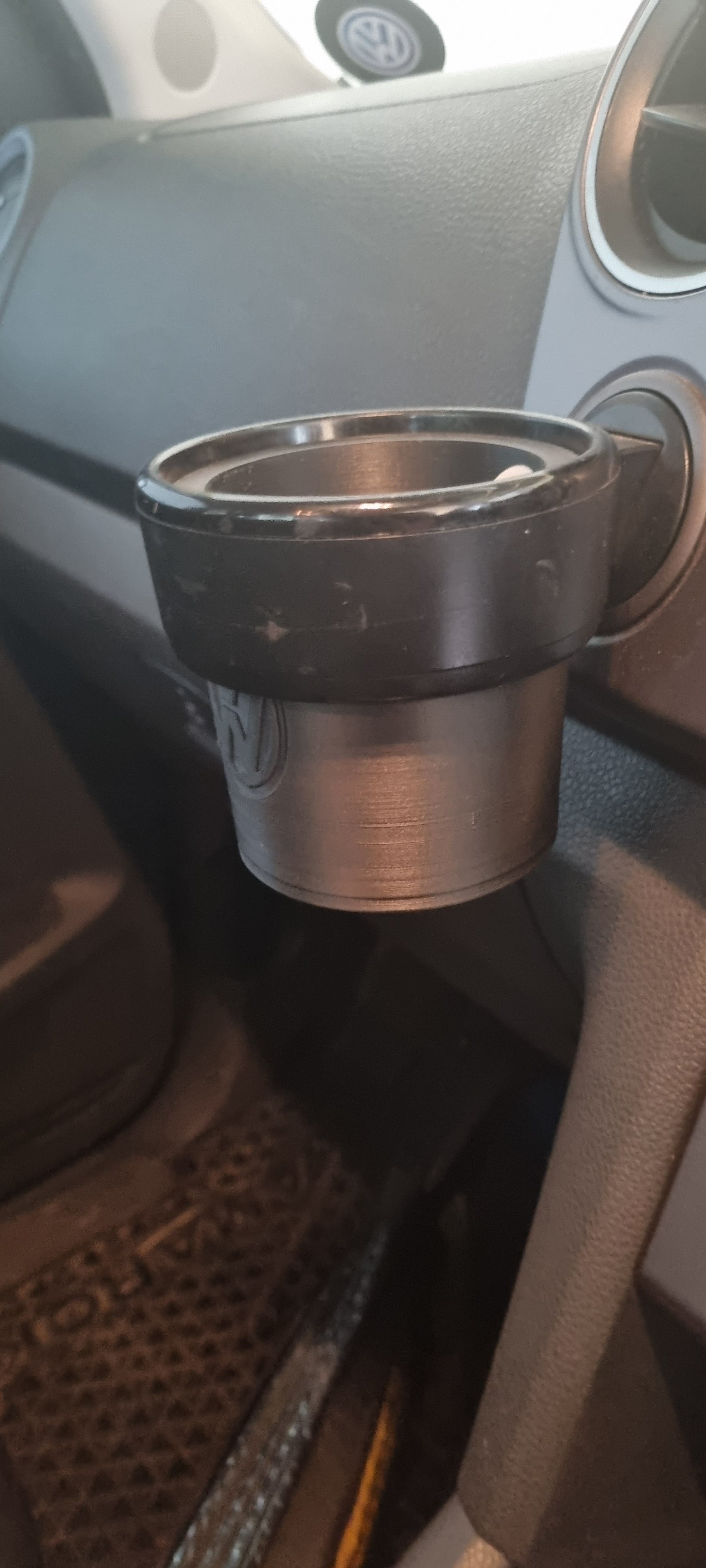 VW Amarok Kopholderindsats