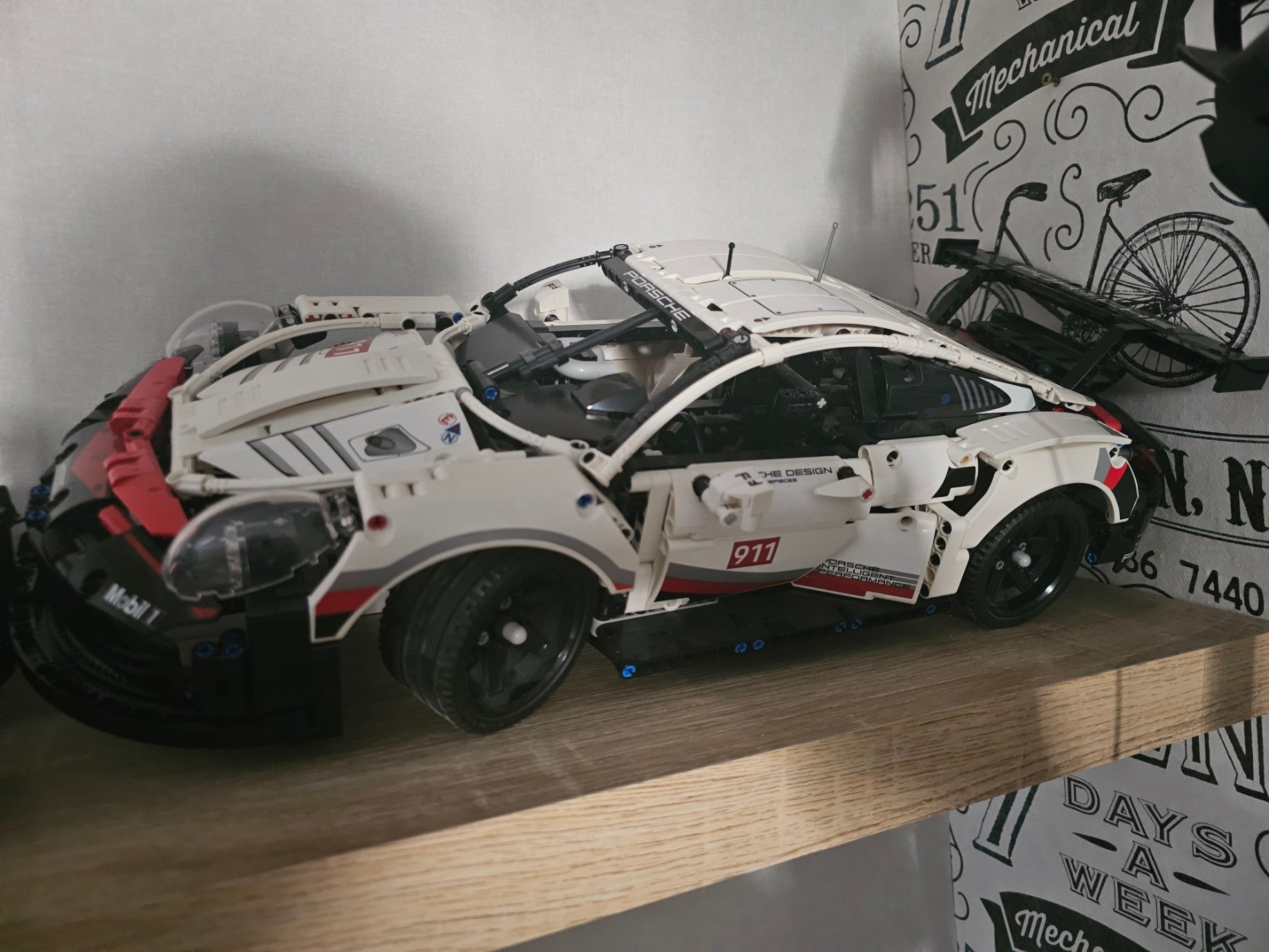 3D-printbar Displaystander til LEGO Technic Porsche 911 RSR (42096)