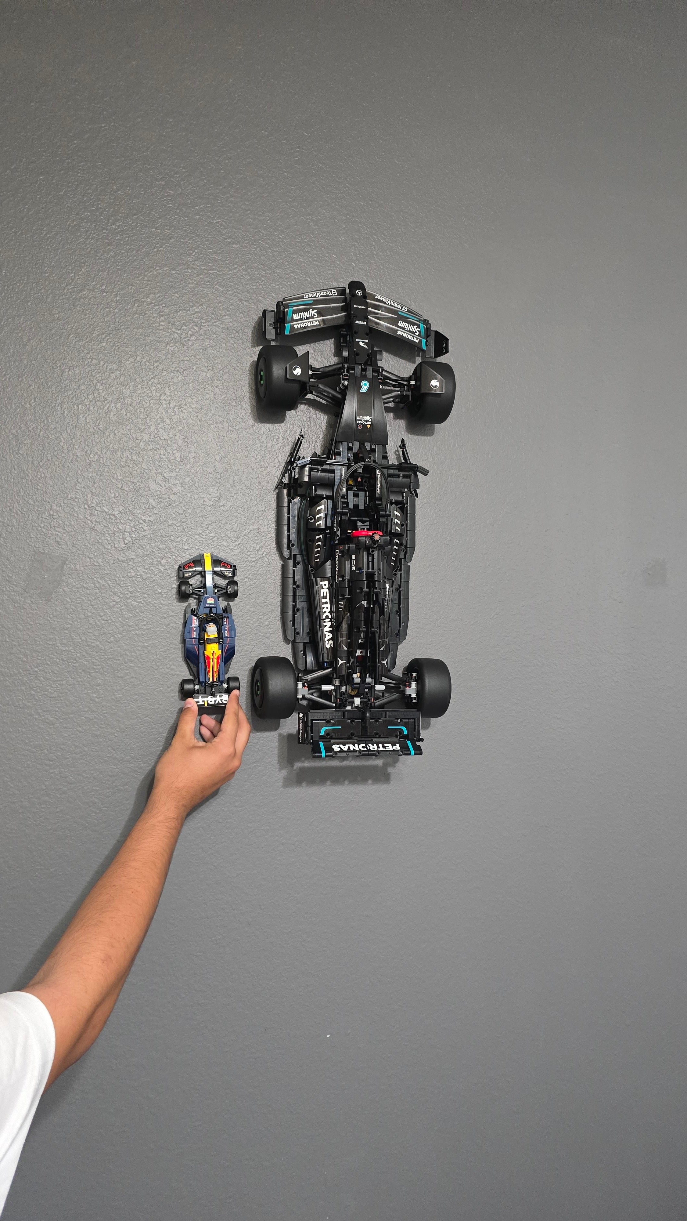 Vægophæng til LEGO Technic Mercedes-AMG F1 W14 E