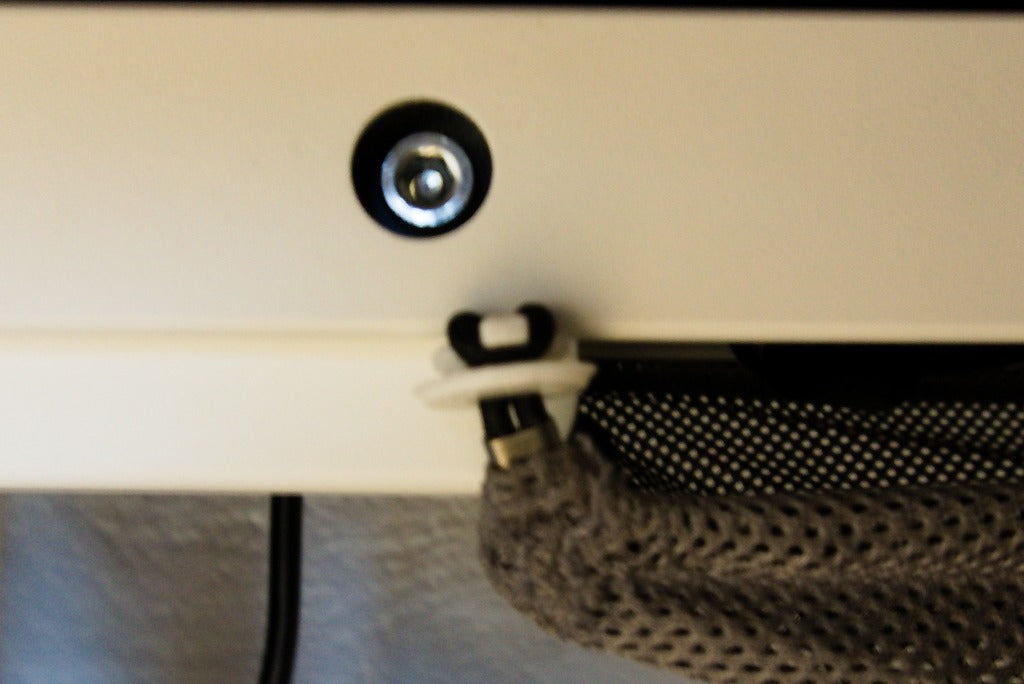 Ikea Bekant/Galant skrivebord - kabelstyringsnet monteringssystem