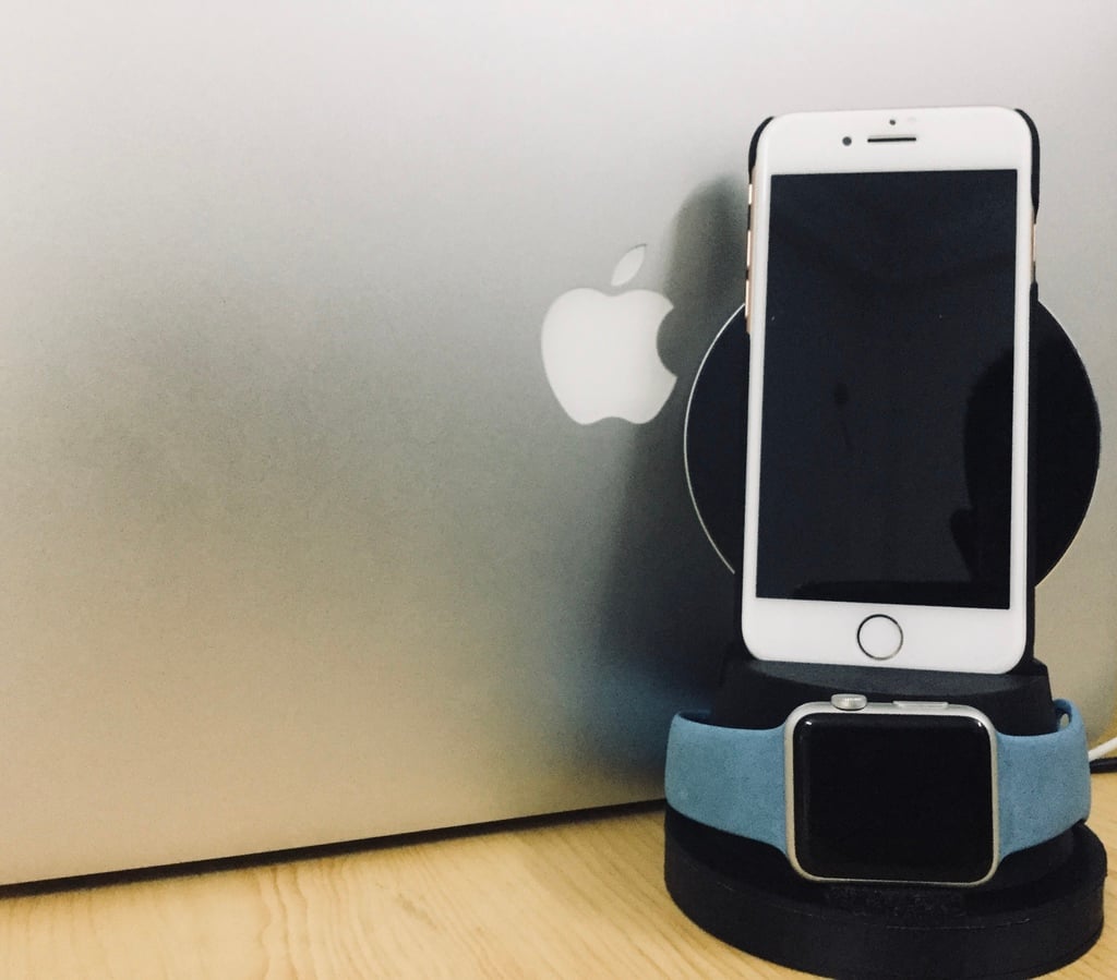 Opladningsdock til iPhone og Apple Watch med støtte for kablet og trådløs opladning