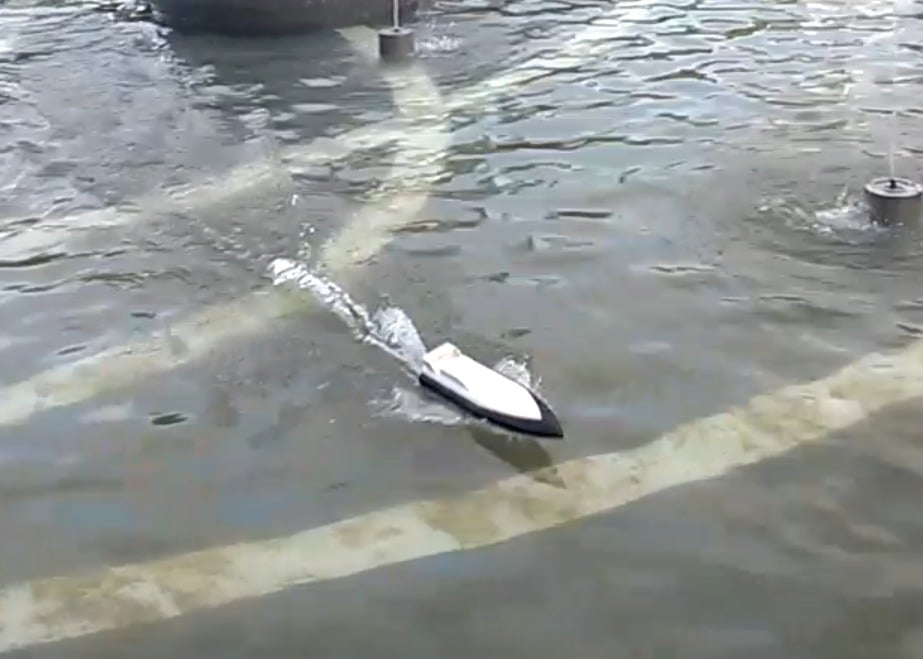 Kraftfuld Fjernstyret Speedbåd