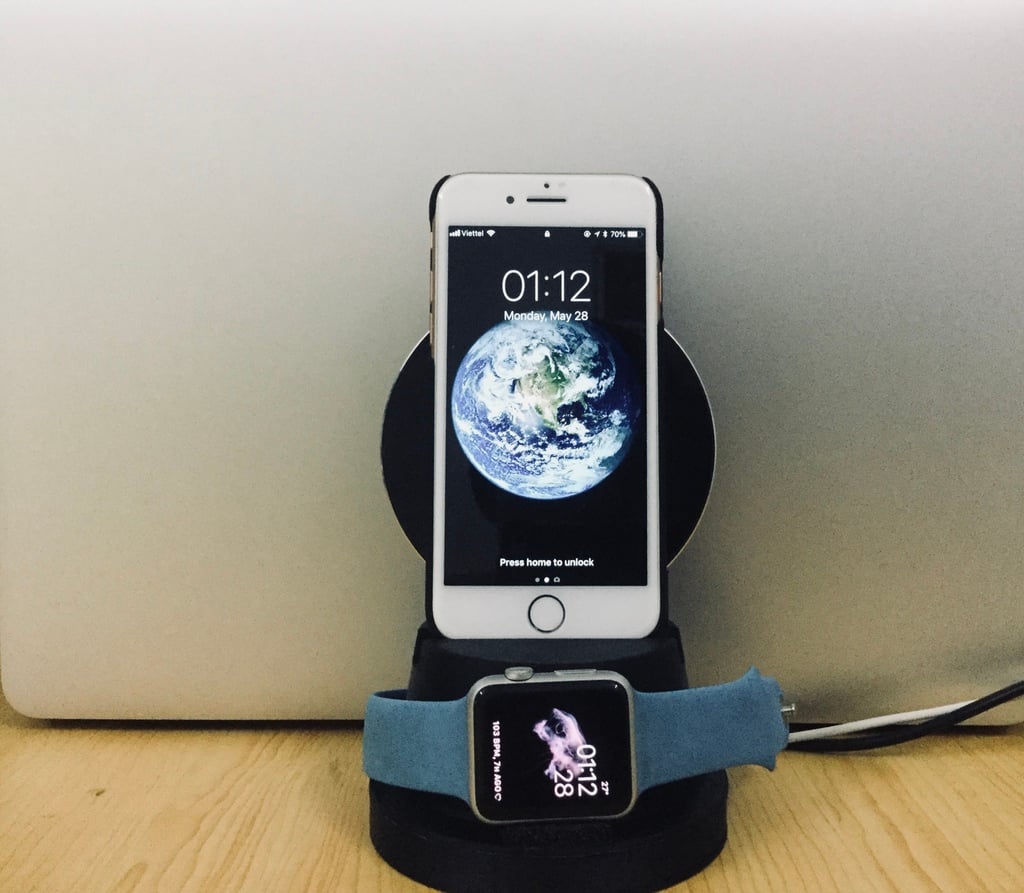 Opladningsdock til iPhone og Apple Watch med støtte for kablet og trådløs opladning