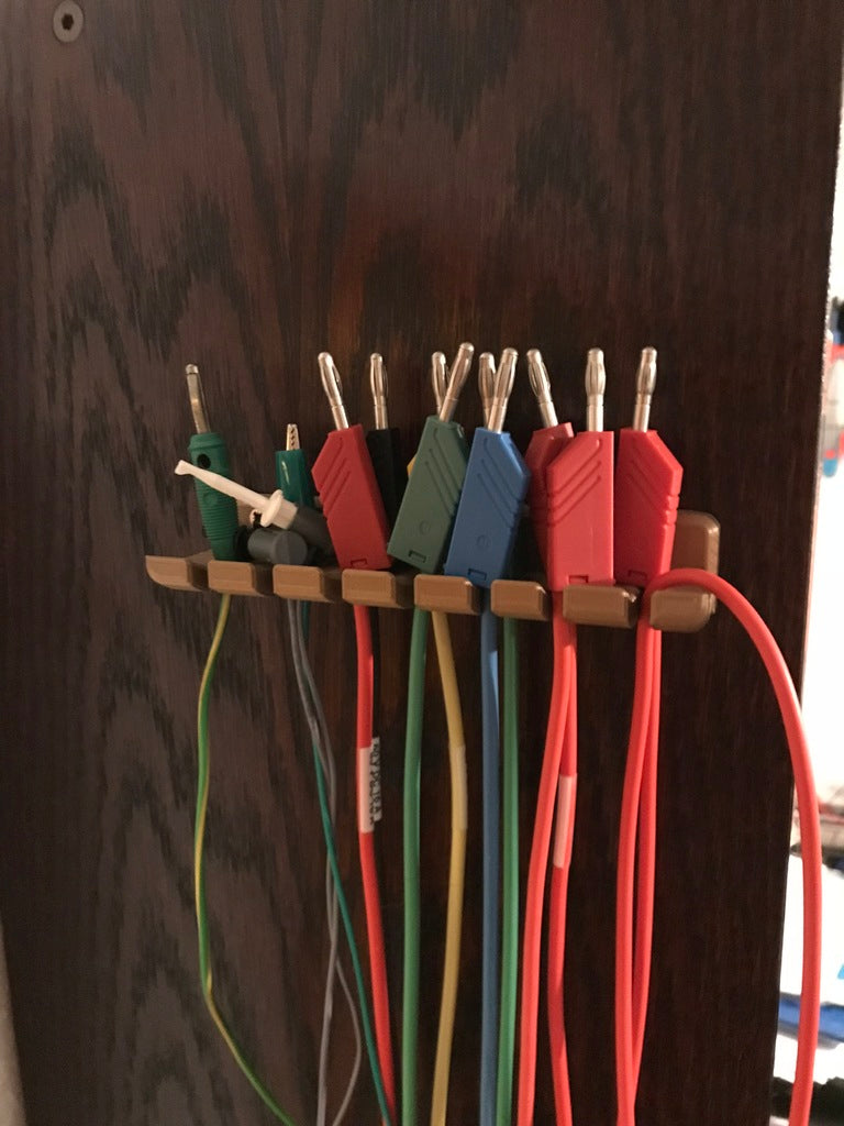 Kabelholder til effektiv kabelstyring