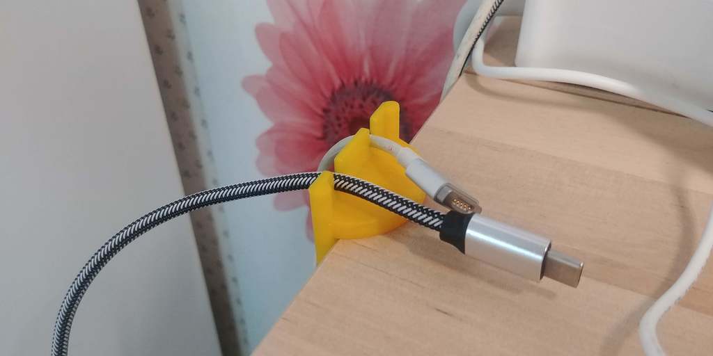 USB Kabelholder til Skrivebordet