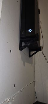 Vægmontering til Xbox One X