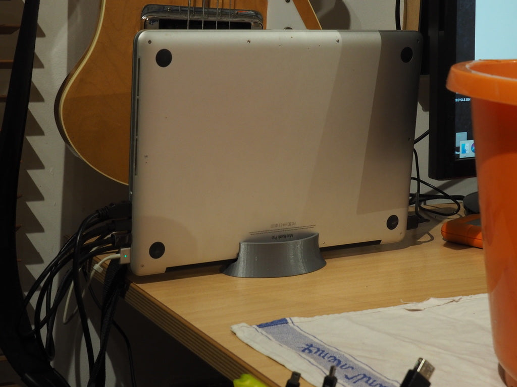 Kompakt Macbook Pro Stand til Lukket Laptop