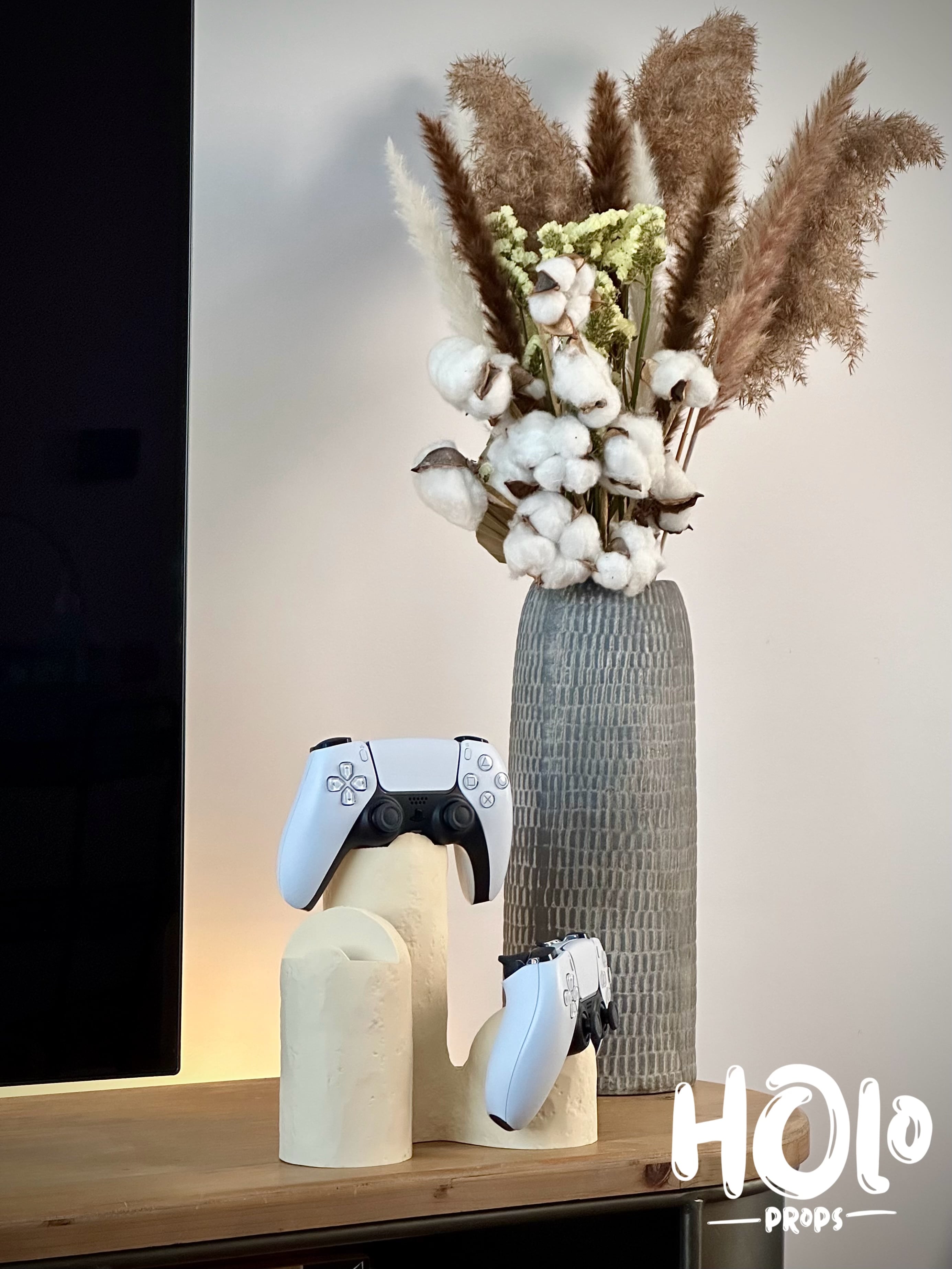 Moderne stand til tre PlayStation Xbox controllere