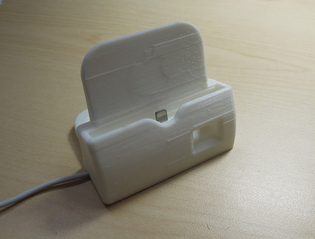 iPhone6 og 6 Plus opladningsdock med højttalerhorn og justerbar kabelføring