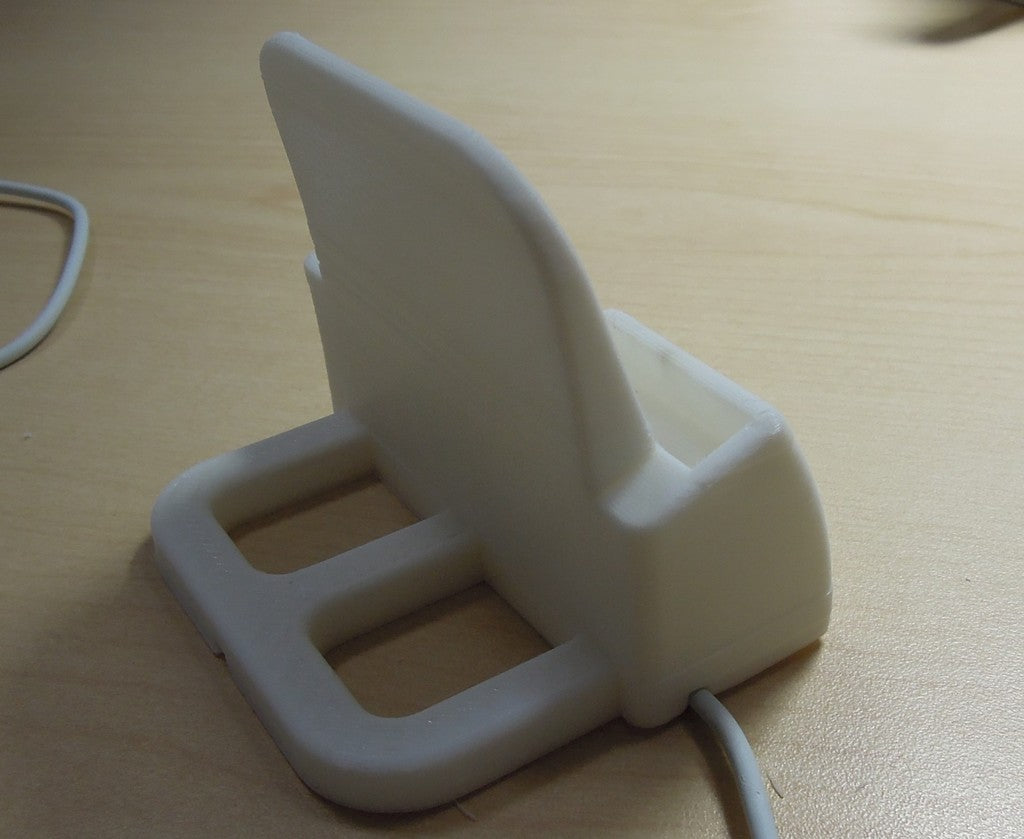 iPhone6 og 6 Plus opladningsdock med højttalerhorn og justerbar kabelføring