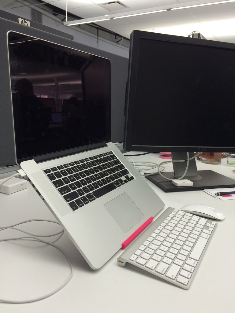 MacBook Pro Stand - Forbedret Stabilitet og Ergonomi