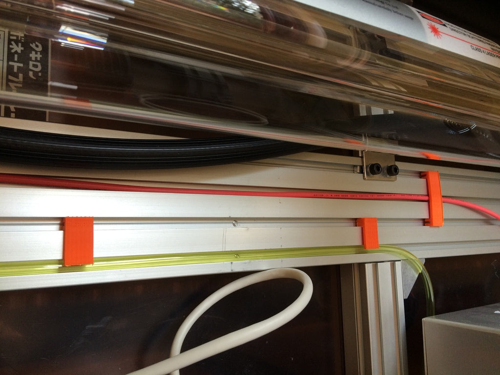 Lasersaur Kabelklemme til Effektiv Ledningsstyring