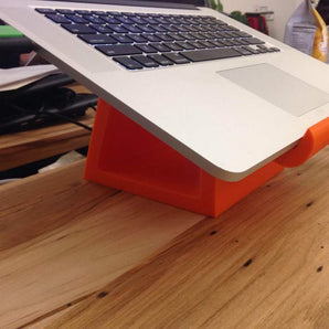 Pladsbesparende og Ergonomisk Stativ til MacBook Pro