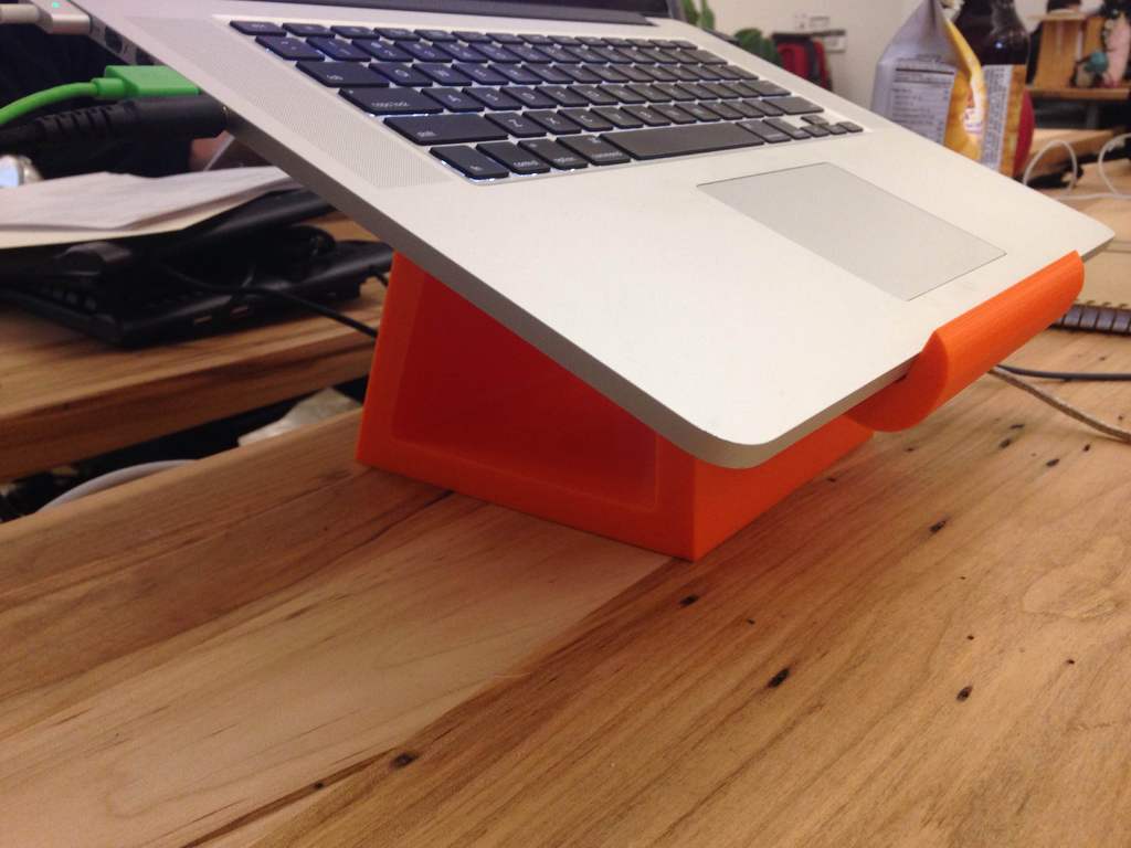 Pladsbesparende og Ergonomisk Stativ til MacBook Pro