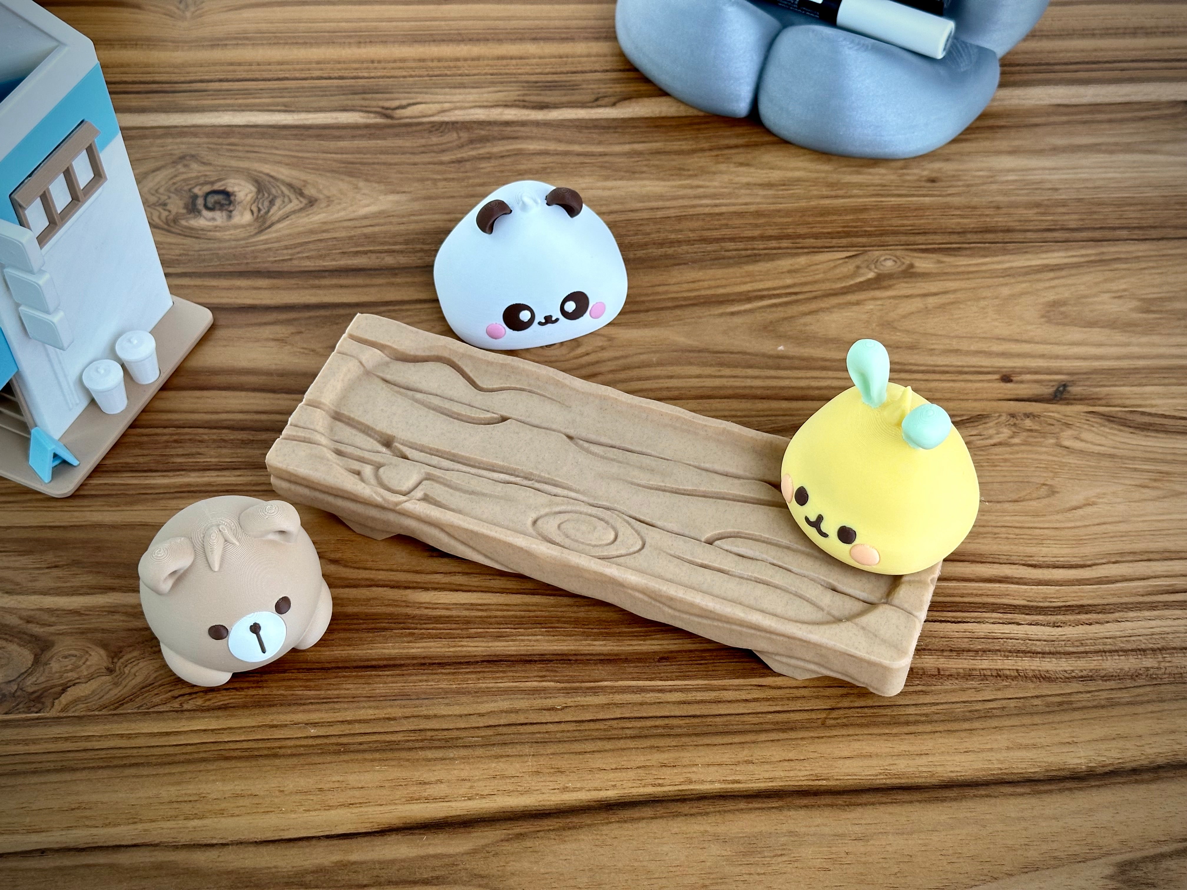 Kawaii Dyre Bao Figurer på Træblok