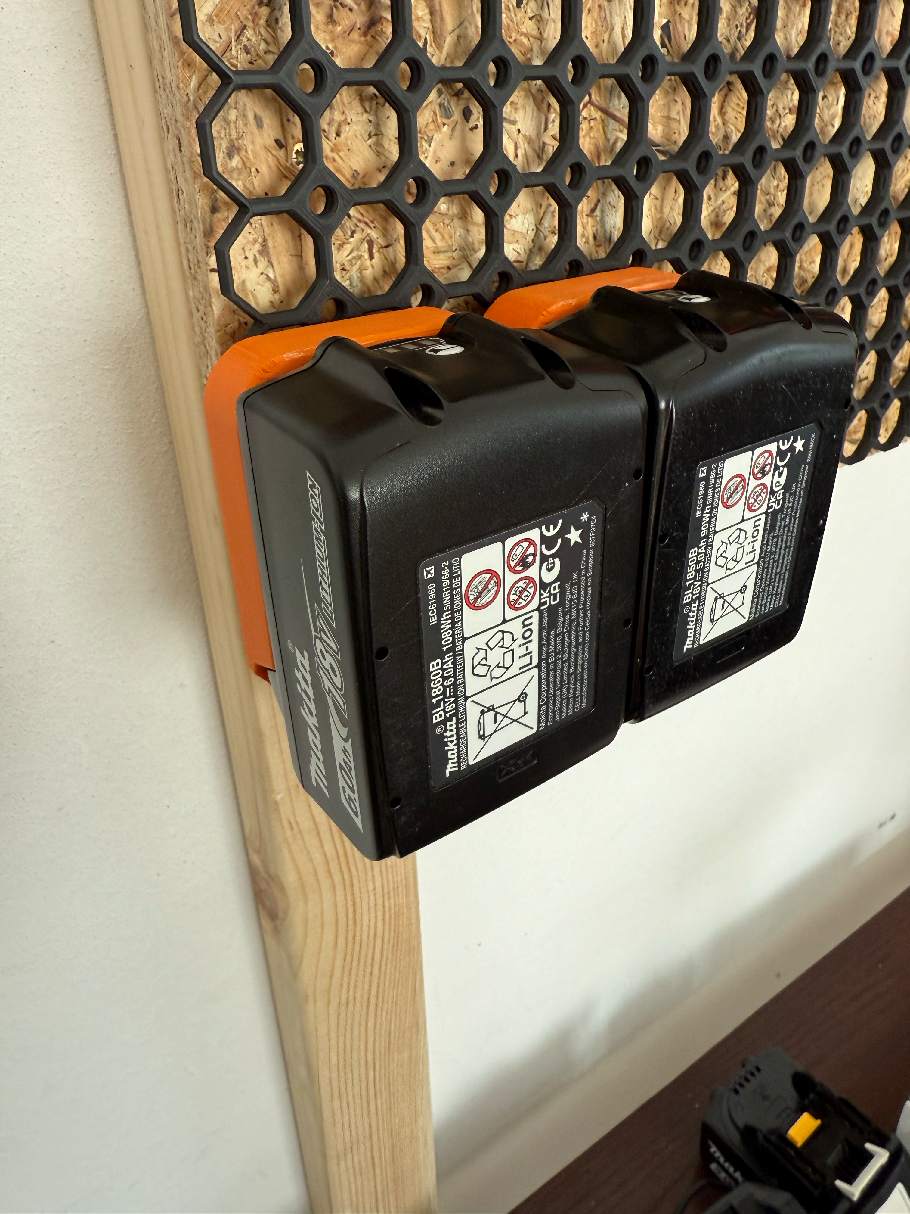 Makita LXT Batteriholder til Multiboard med T-bolt lås