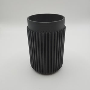 Blyantholder med moderne split rib design