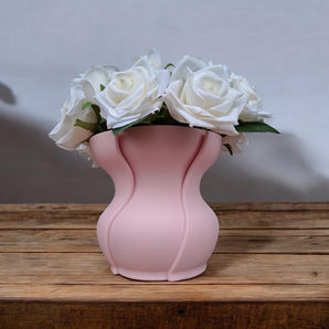 Aera ribbet vase til moderne indretning