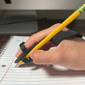 SquiggleAide ergonomisk skrivehjælp til nedsat gribestyrke