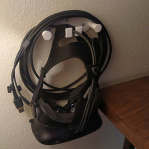 Vægholder til VR-headset med Kabelopbevaring