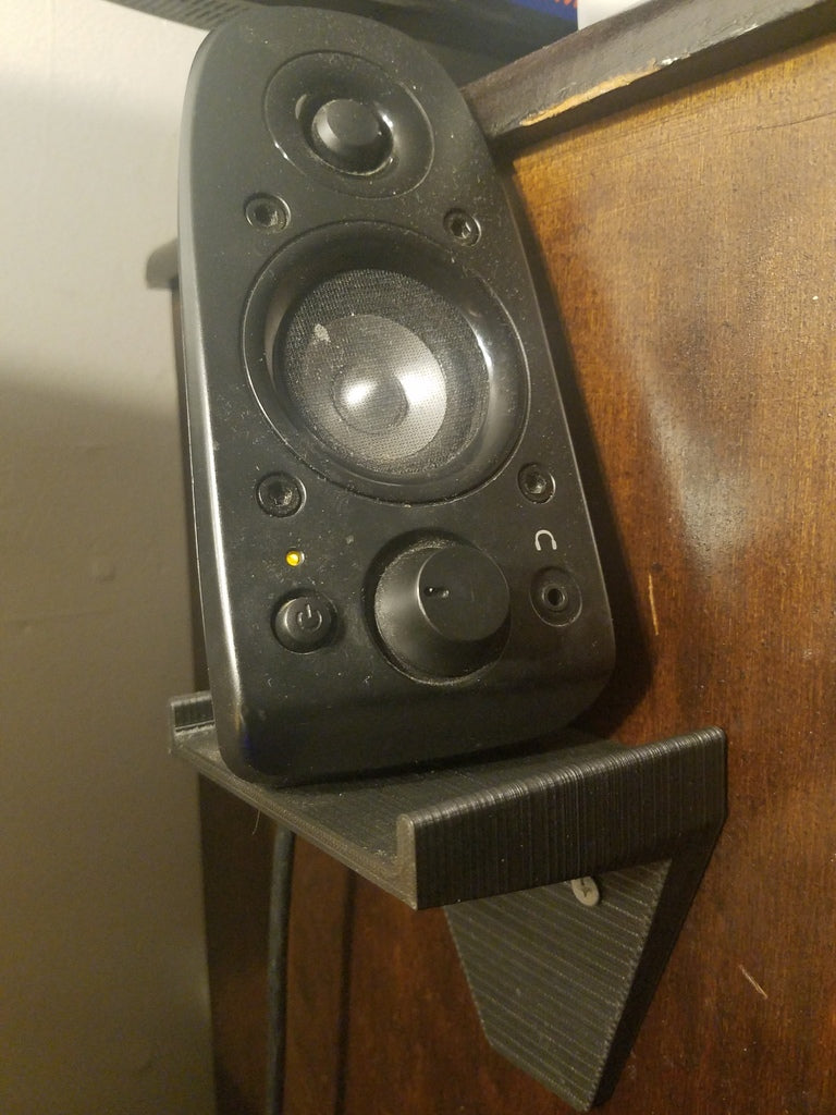 Vægophæng til Logitech z506 Højttalersystem