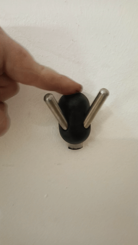 Robust Vægmonteret Knagerække med 8mm Stang