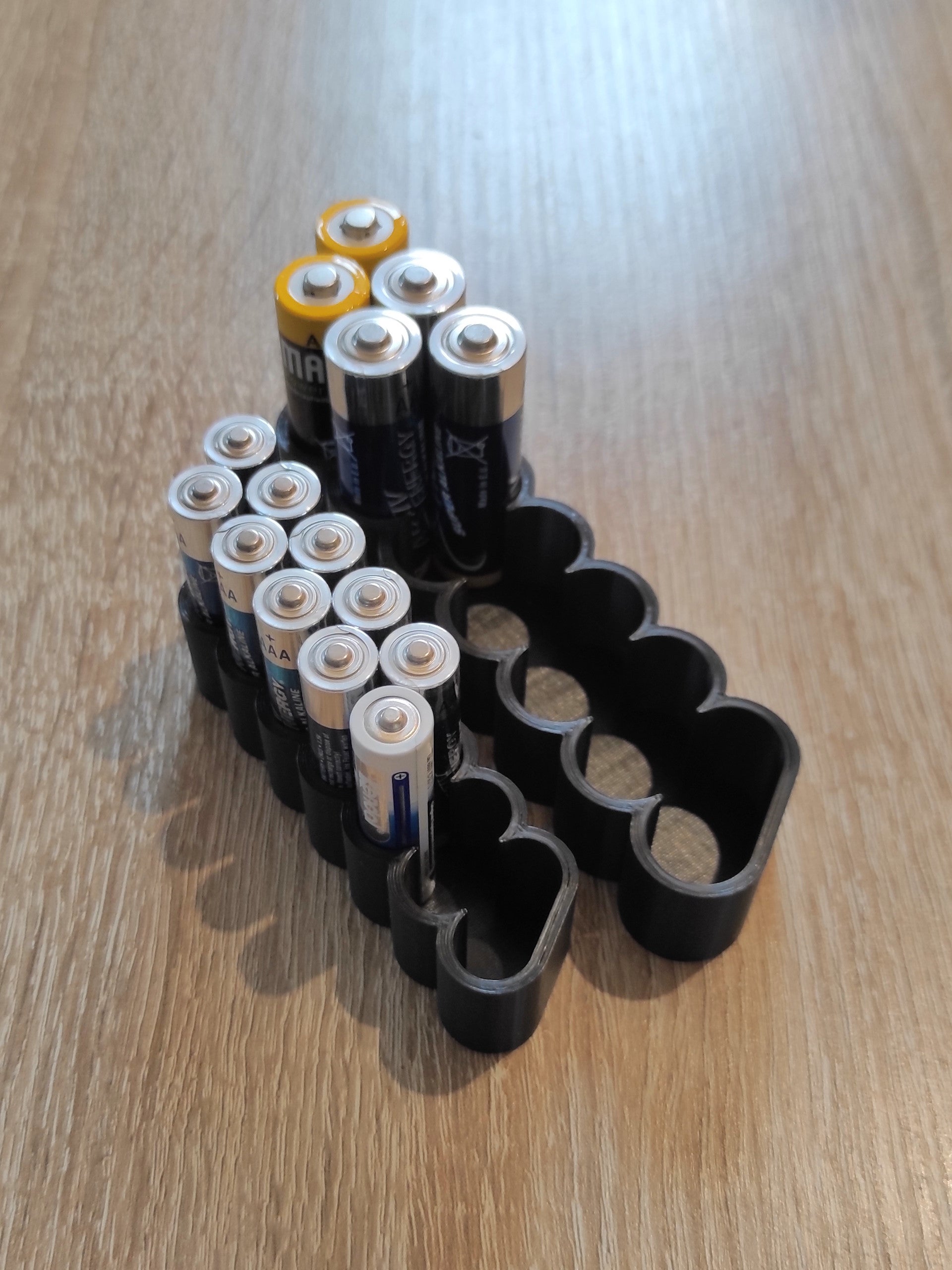 Batteriholder til AA og AAA batterier