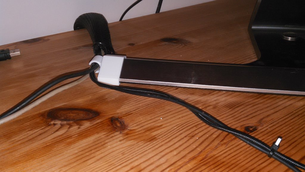 Kabelguide til Samsung Monitor Stand U28D590