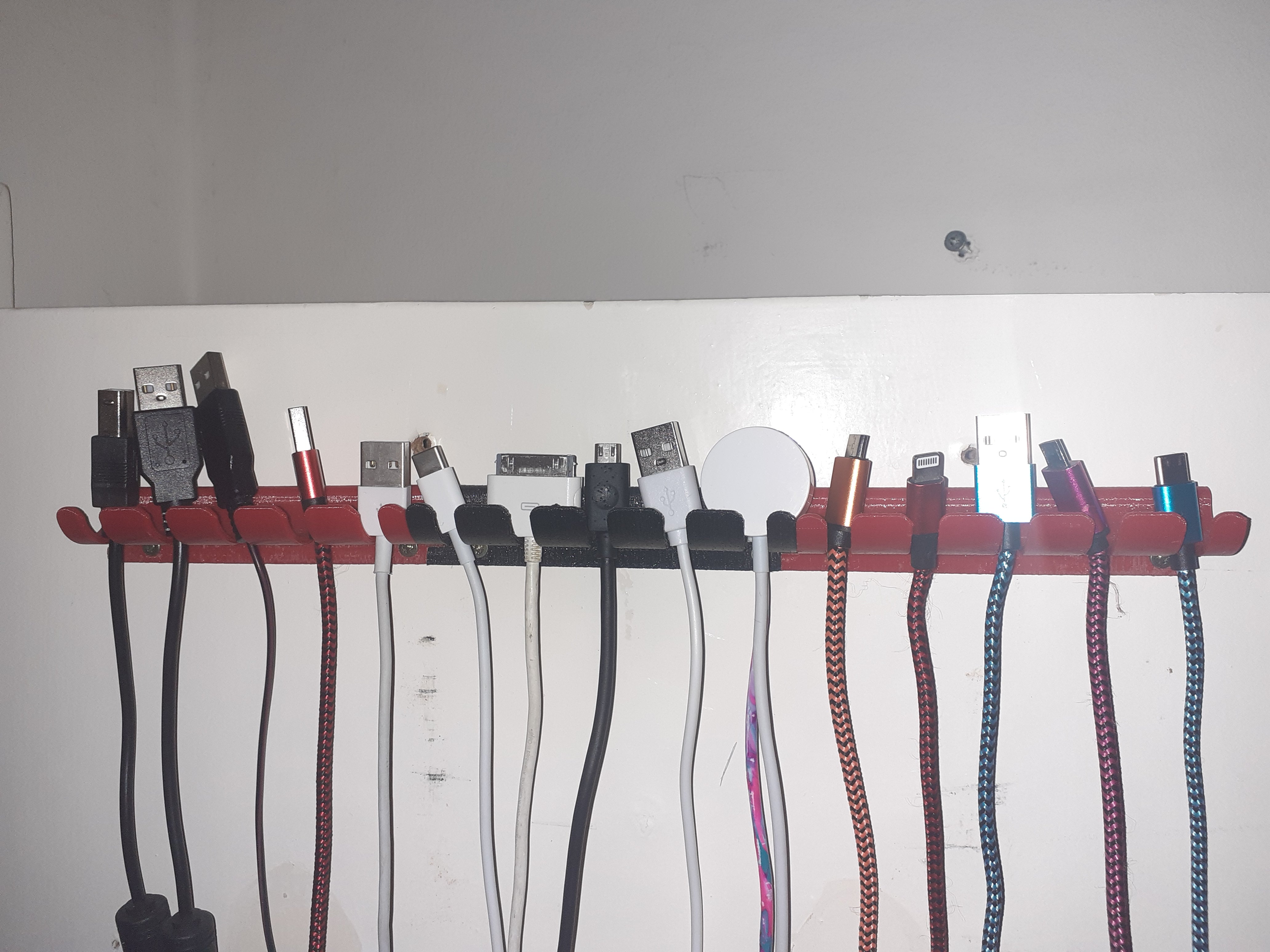 USB / DATA Kabelholder