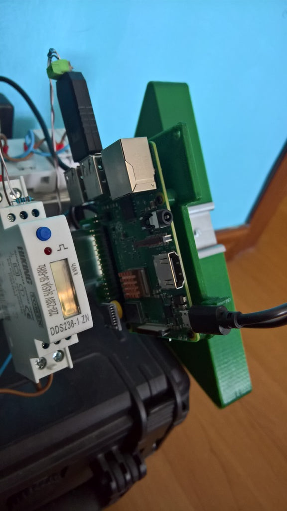 DIN-skinnebeslag til Raspberry Pi (Model B+ og Nyere)