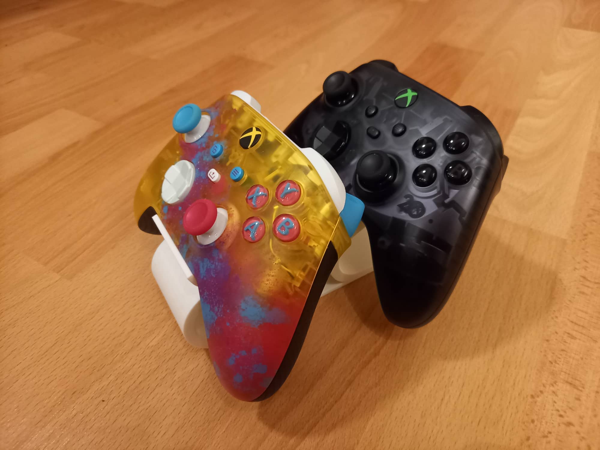 Dual holder/stand til Xbox controllere