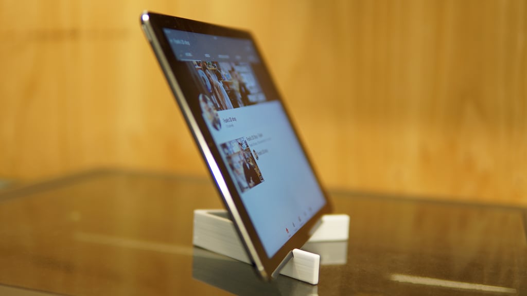 Bærbart iPad Stativ med Funktionel Hængsel